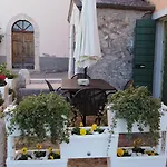 Casa Del Capitello
